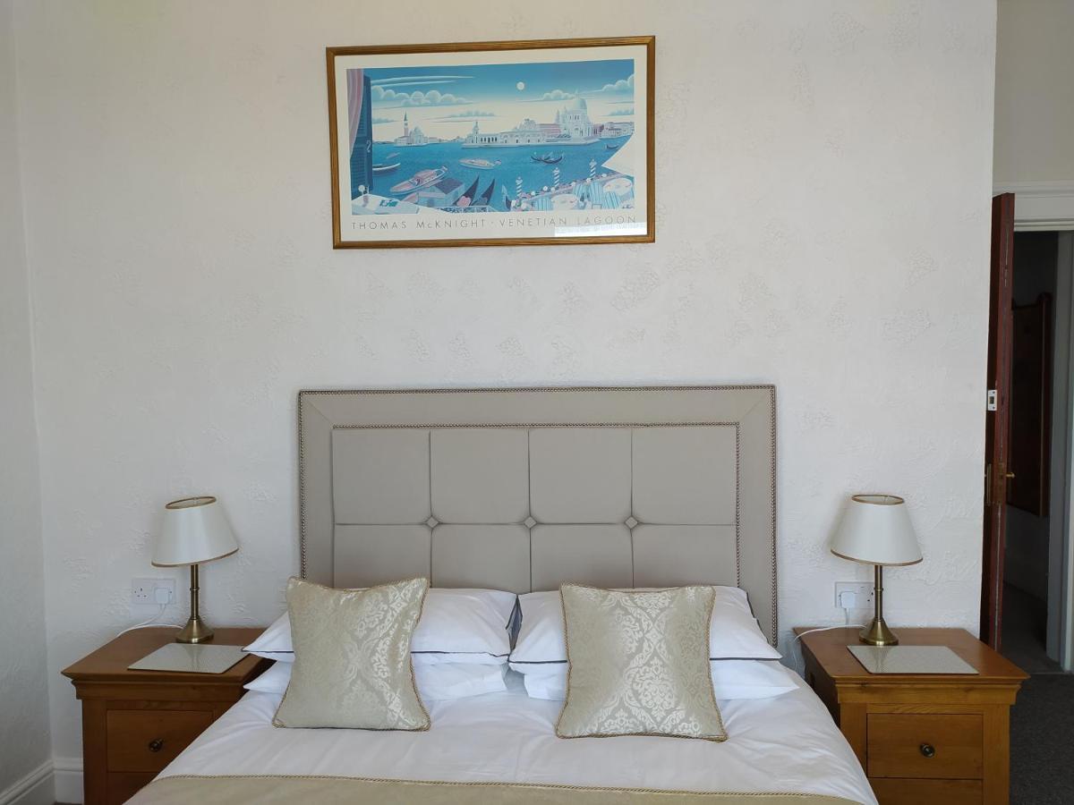 Bed and Breakfast Frosty Towers Llandudno Exteriér fotografie